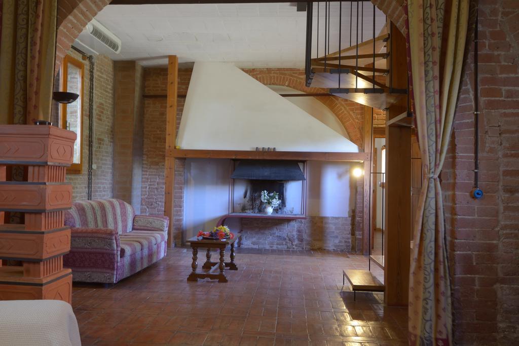Agriturismo Borgo Del Papa Badia  외부 사진