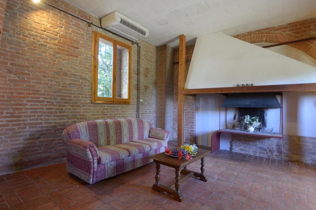 Agriturismo Borgo Del Papa Badia  외부 사진