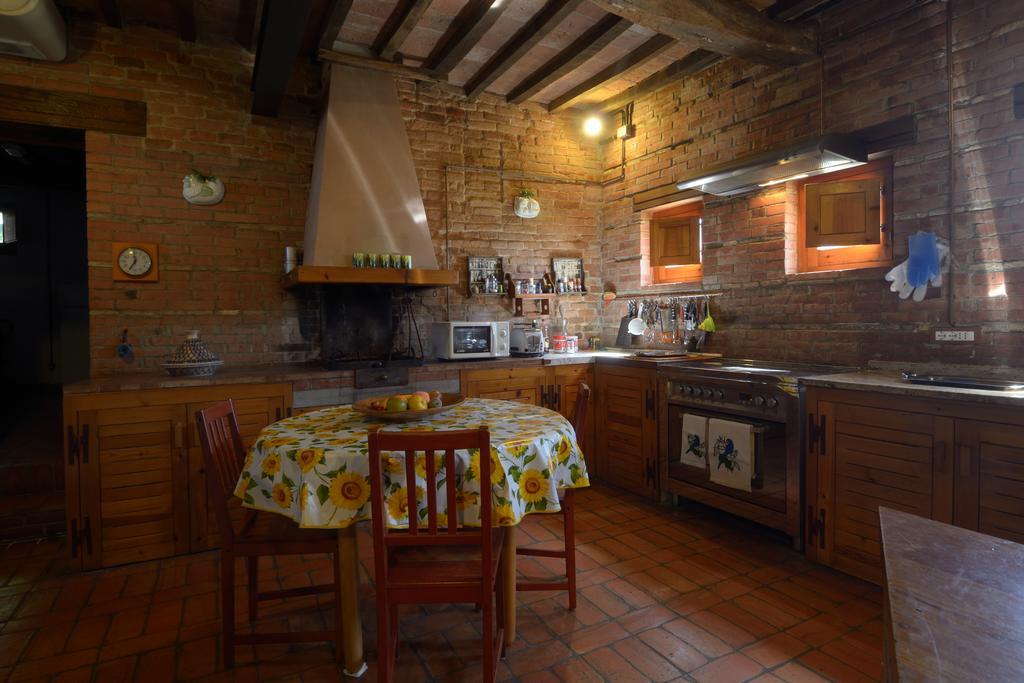 Agriturismo Borgo Del Papa Badia  외부 사진