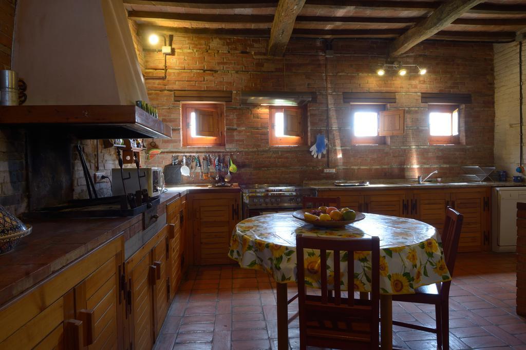Agriturismo Borgo Del Papa Badia  외부 사진